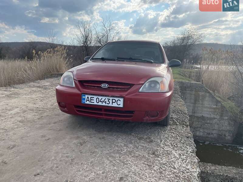 Седан Kia Rio 2003 в Ширяєвому