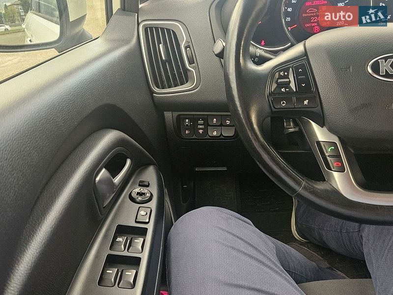 Хэтчбек Kia Rio 2016 в Киеве