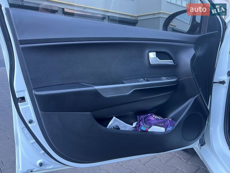 Седан Kia Rio 2012 в Хмельницькому фото 15 Седан Kia Rio 2012 в Хмельницькому