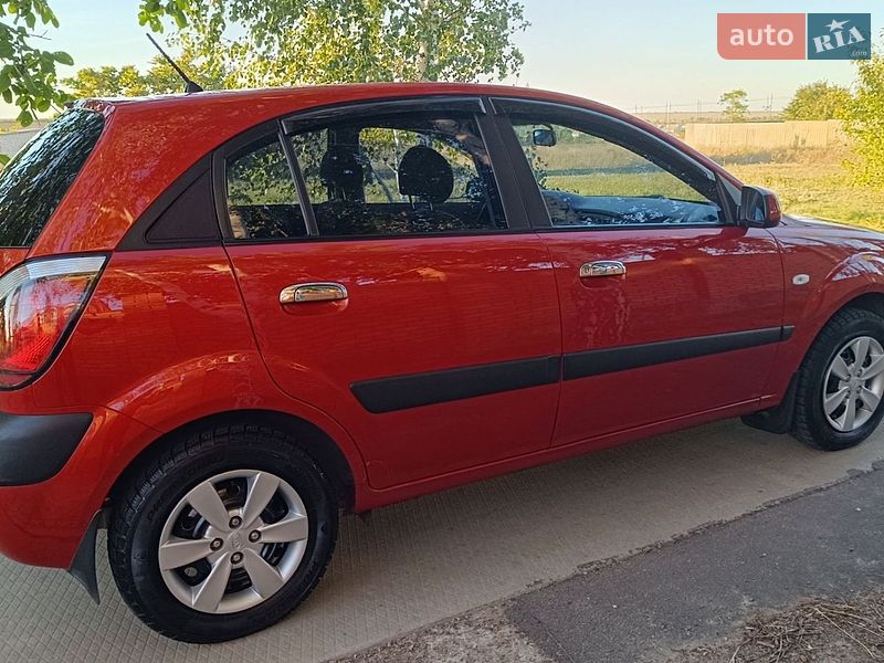 Хетчбек Kia Rio 2007 в Миколаєві