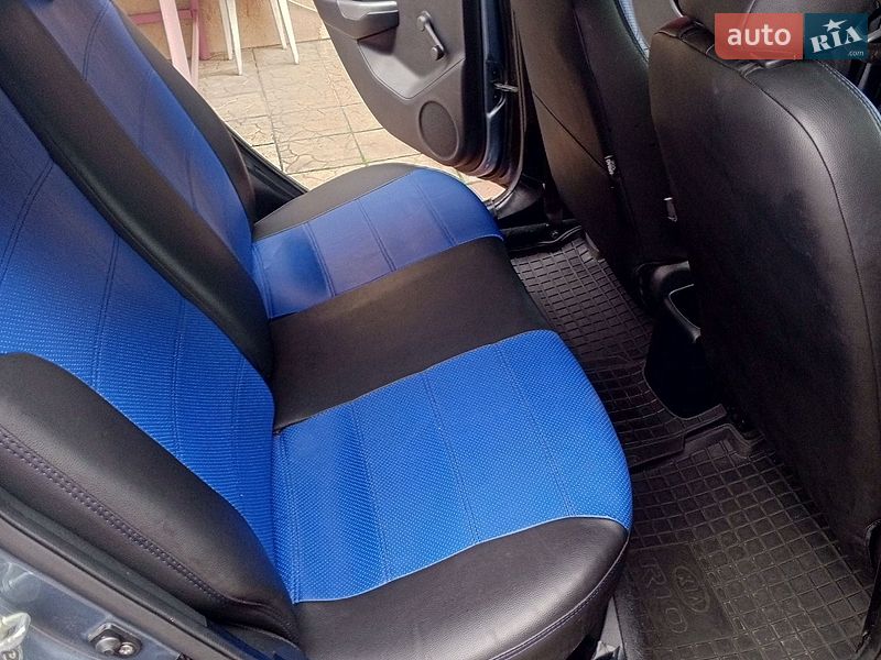 Хэтчбек Kia Rio 2012 в Борисполе