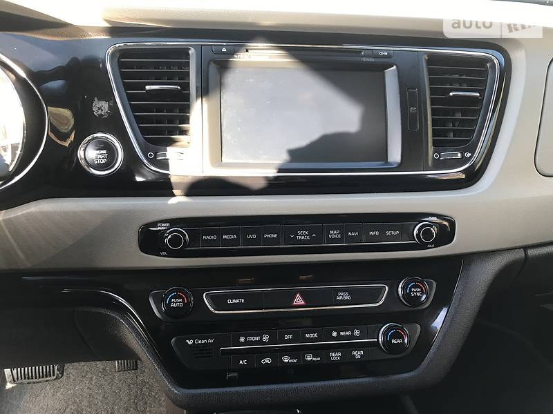 Мінівен Kia Sedona 2015 в Києві
