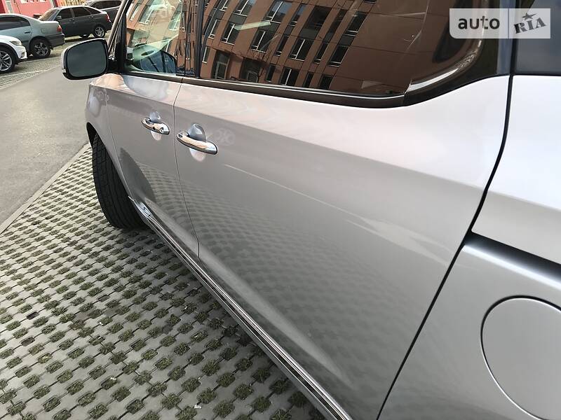 Мінівен Kia Sedona 2015 в Києві