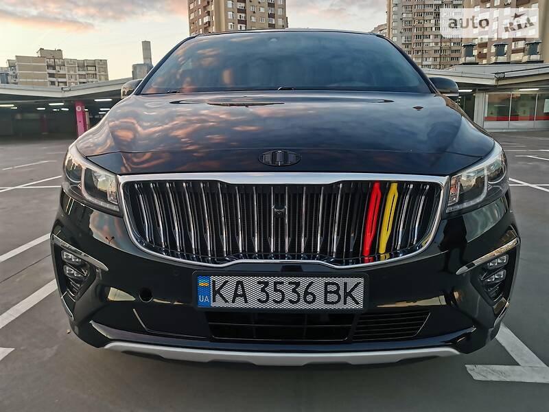 Мінівен Kia Sedona 2017 в Києві