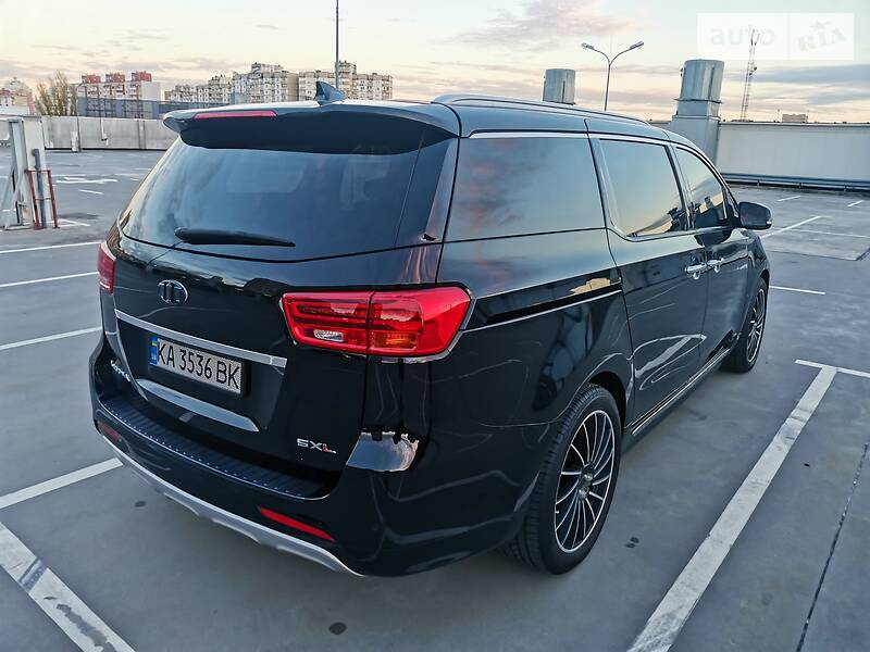 Мінівен Kia Sedona 2017 в Києві