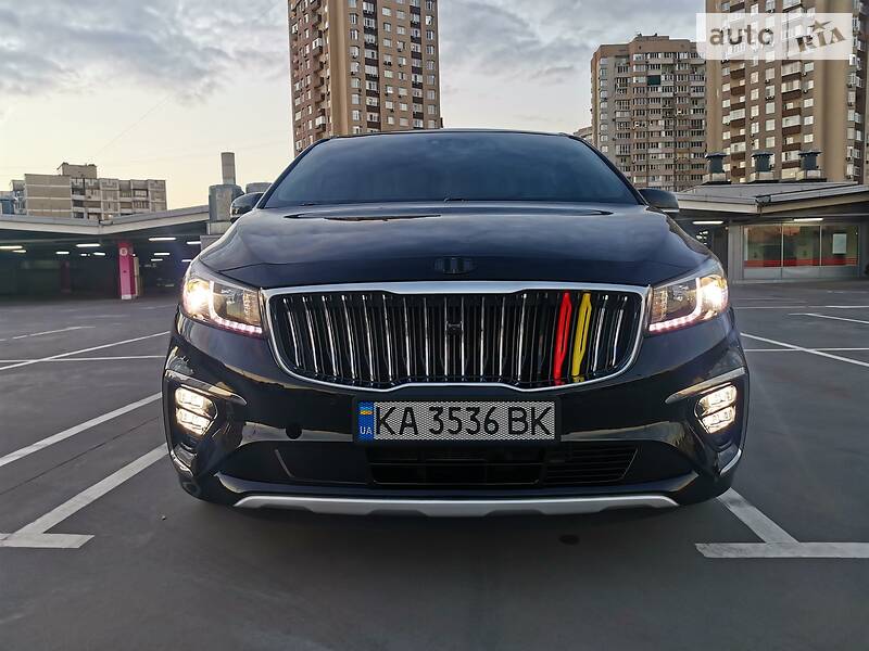 Мінівен Kia Sedona 2017 в Києві
