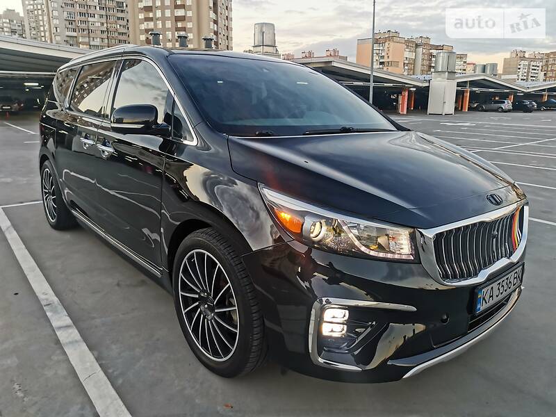 Мінівен Kia Sedona 2017 в Києві