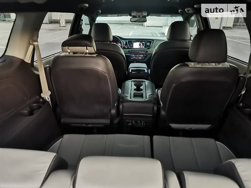 Мінівен Kia Sedona 2017 в Києві