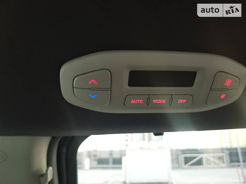 Мінівен Kia Sedona 2017 в Києві