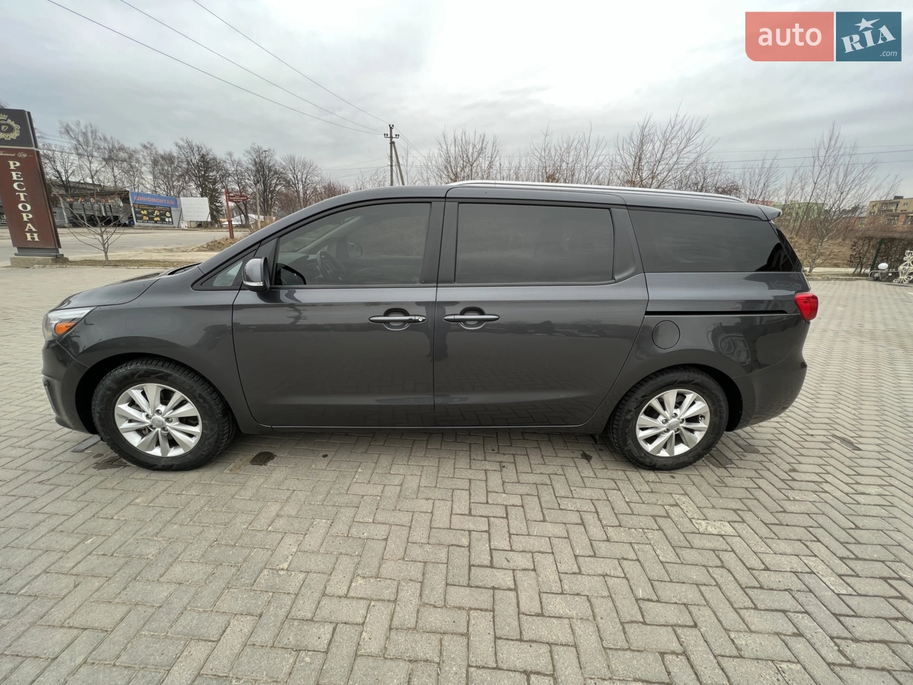 2017 Kia Sedona - мініатюра 8
