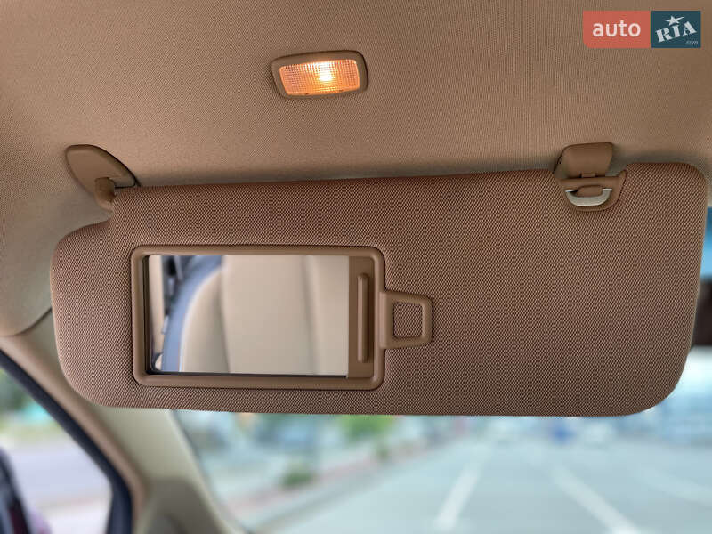Минивэн Kia Sedona 2017 в Киеве