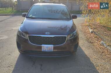 Мінівен Kia Sedona 2017 в Івано-Франківську