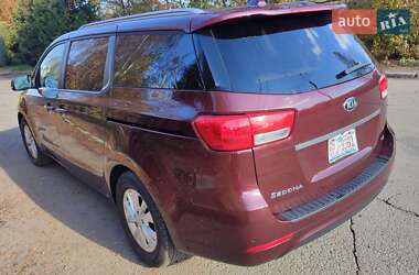 Мінівен Kia Sedona 2017 в Івано-Франківську