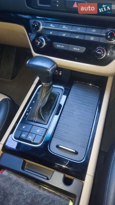 Минивэн Kia Sedona 2017 в Ивано-Франковске