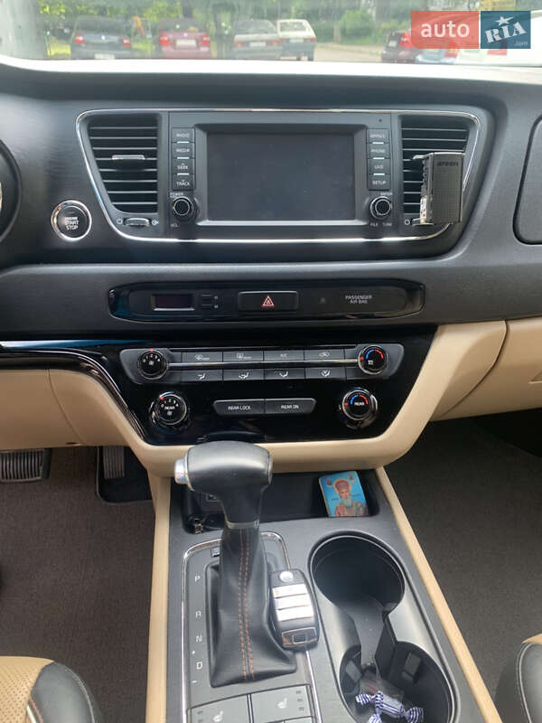 Минивэн Kia Sedona 2017 в Харькове