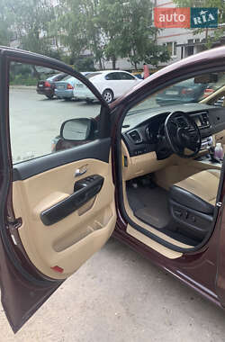 Минивэн Kia Sedona 2017 в 