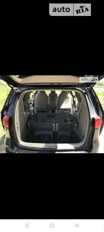 Минивэн Kia Sedona 2015 в Гусятине