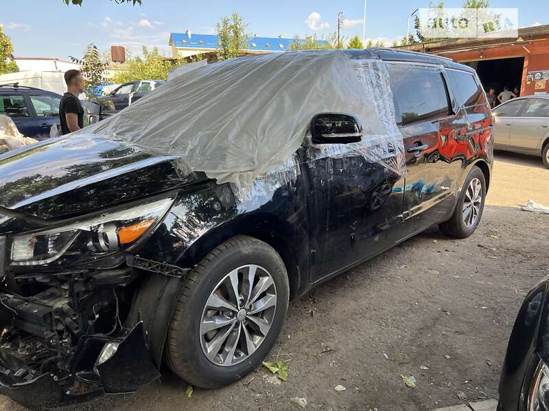 Минивэн Kia Sedona 2017 в Львове