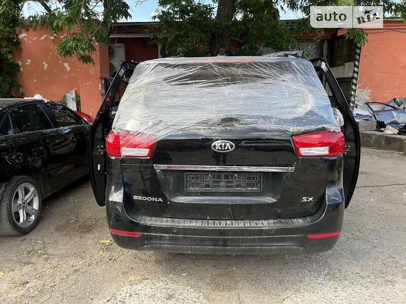 Минивэн Kia Sedona 2017 в Львове