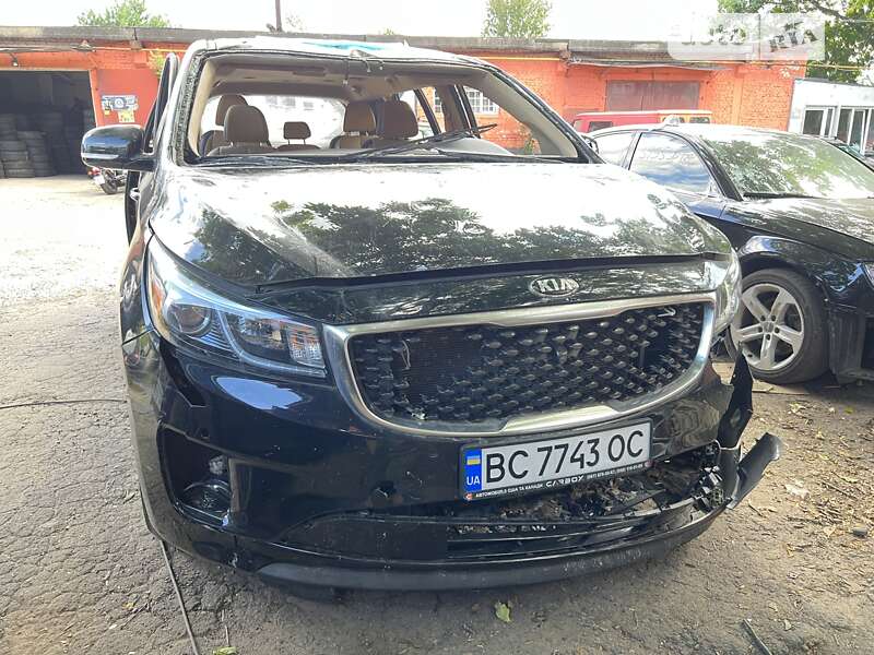 Минивэн Kia Sedona 2017 в Львове