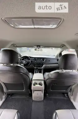 Kia Sedona 2016