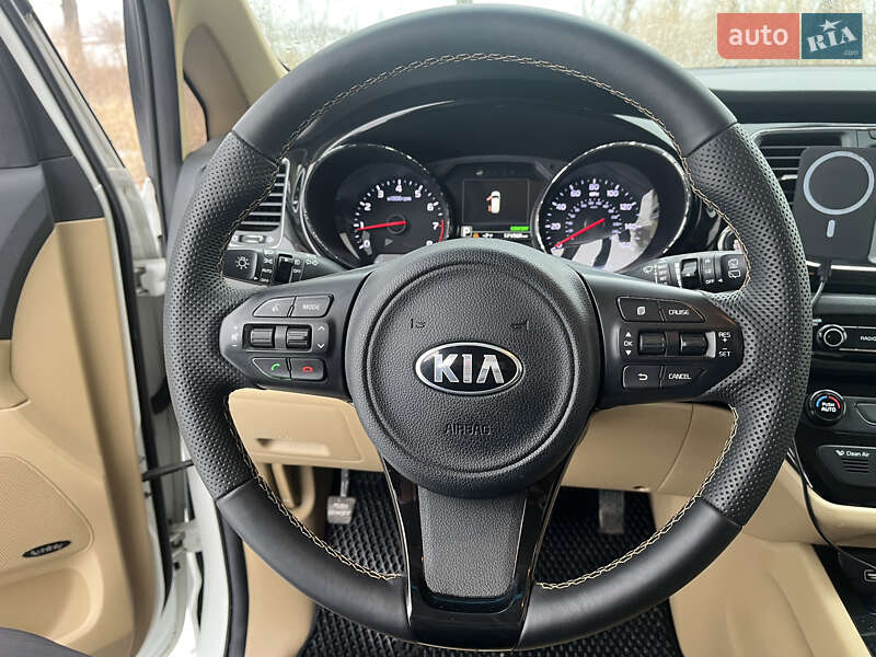 Минивэн Kia Sedona 2015 в Харькове