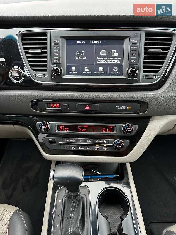 Мінівен Kia Sedona 2016 в Стрию