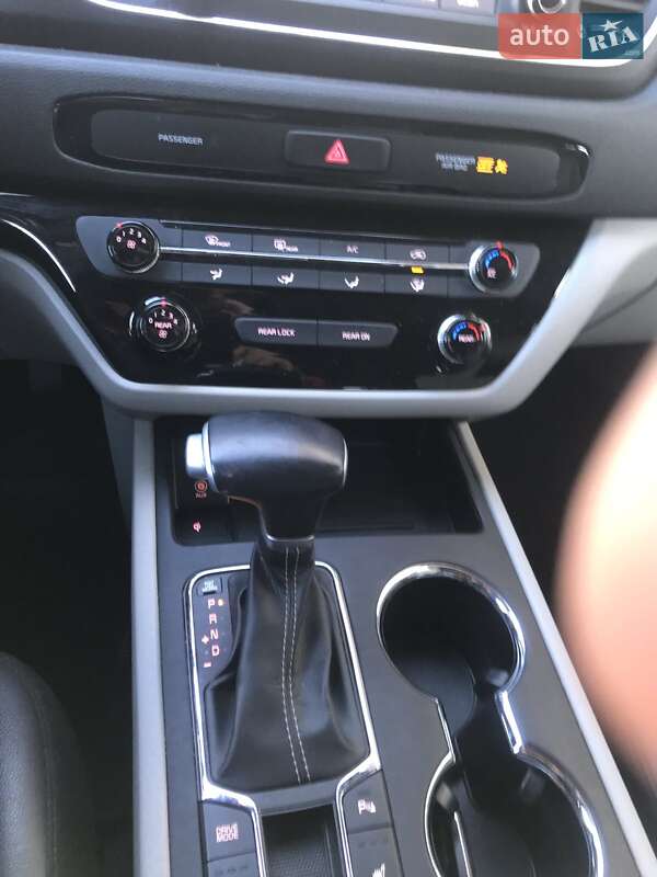 Мінівен Kia Sedona 2019 в Одесі