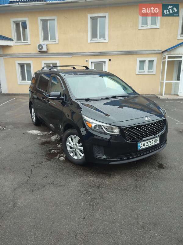 Мінівен Kia Sedona 2016 в Києві