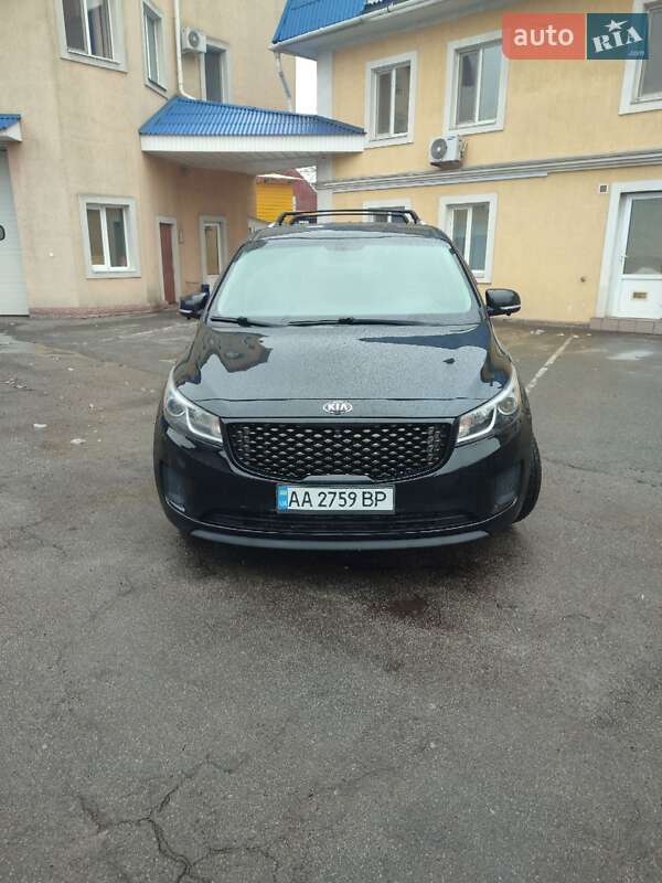 Мінівен Kia Sedona 2016 в Києві