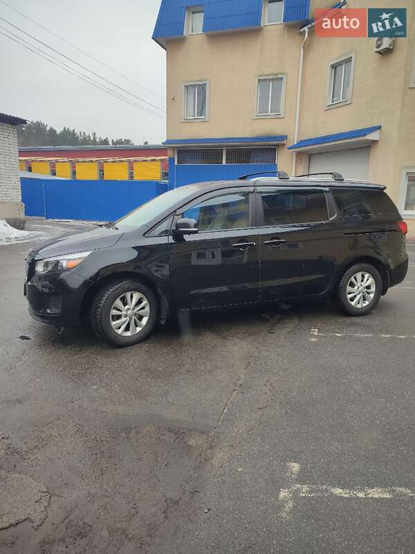 Мінівен Kia Sedona 2016 в Києві