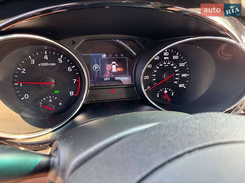 Минивэн Kia Sedona 2016 в Киеве