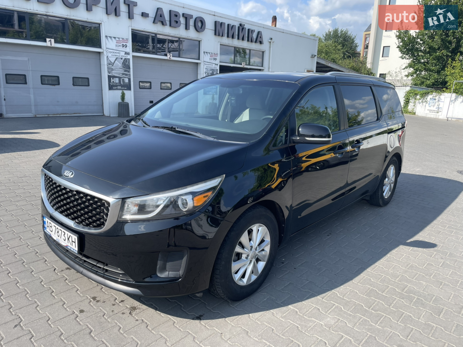 2015 Kia Sedona - мініатюра 2