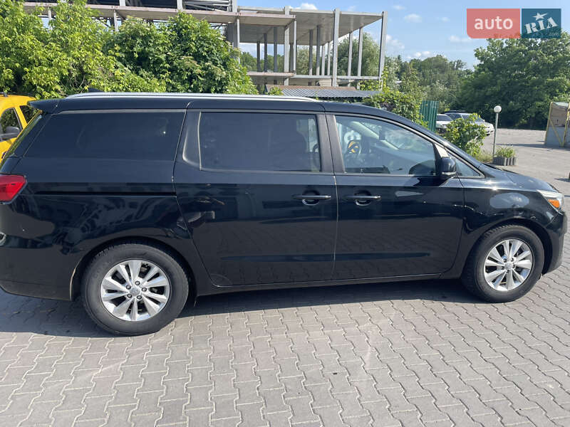Мінівен Kia Sedona 2015 в Вінниці