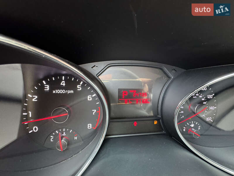 Минивэн Kia Sedona 2015 в Киеве