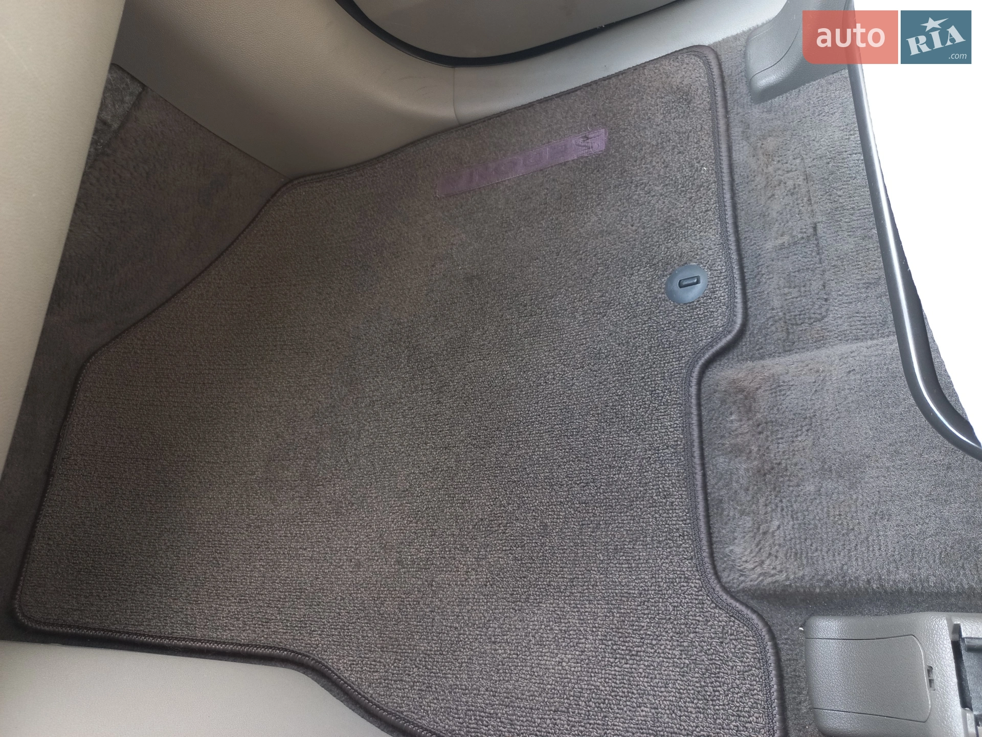 2015 Kia Sedona - мініатюра 4