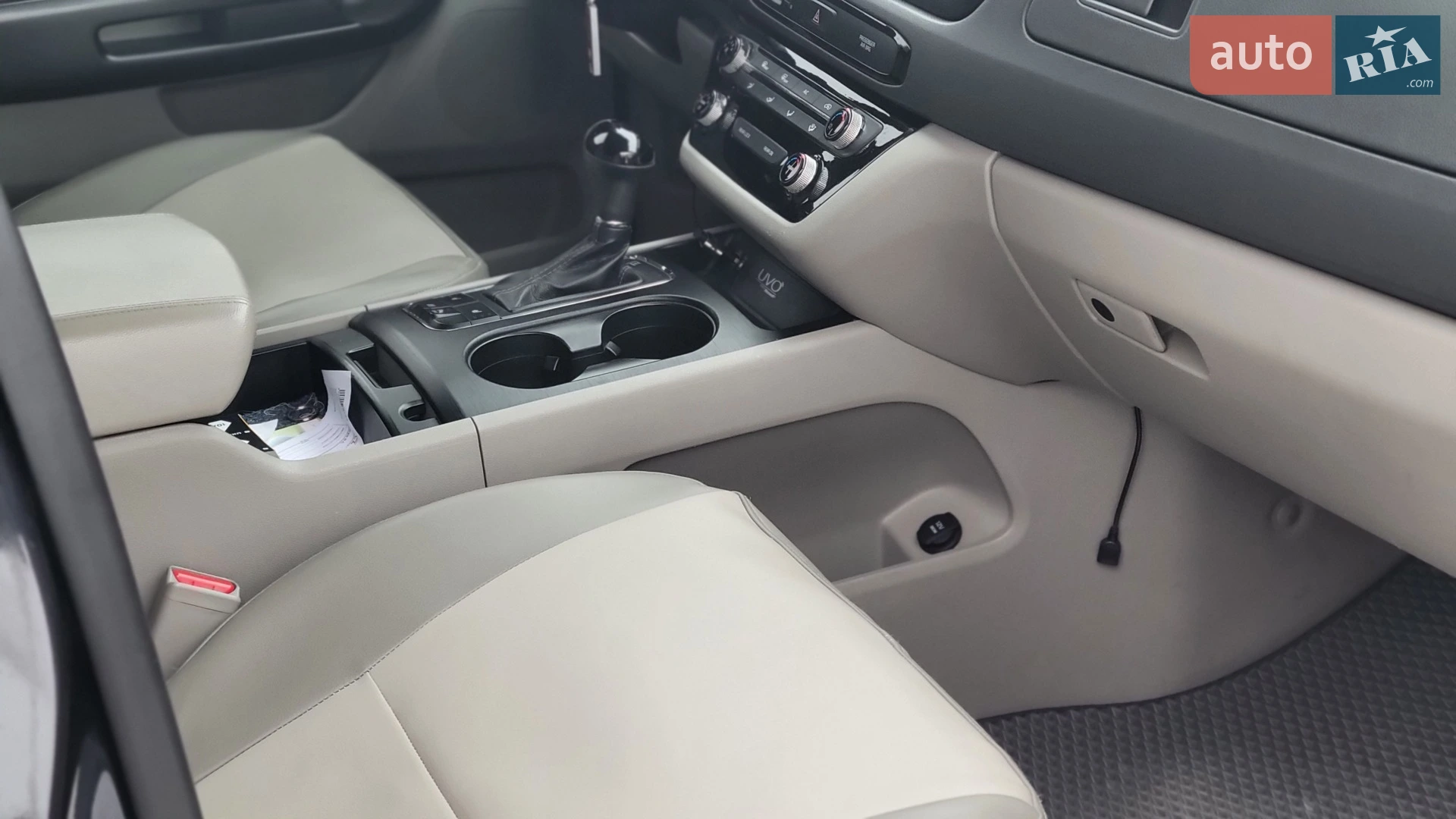 Kia Sedona 2015 VIN KNDMB5C18G6093130 фото оголошення 9 з 25