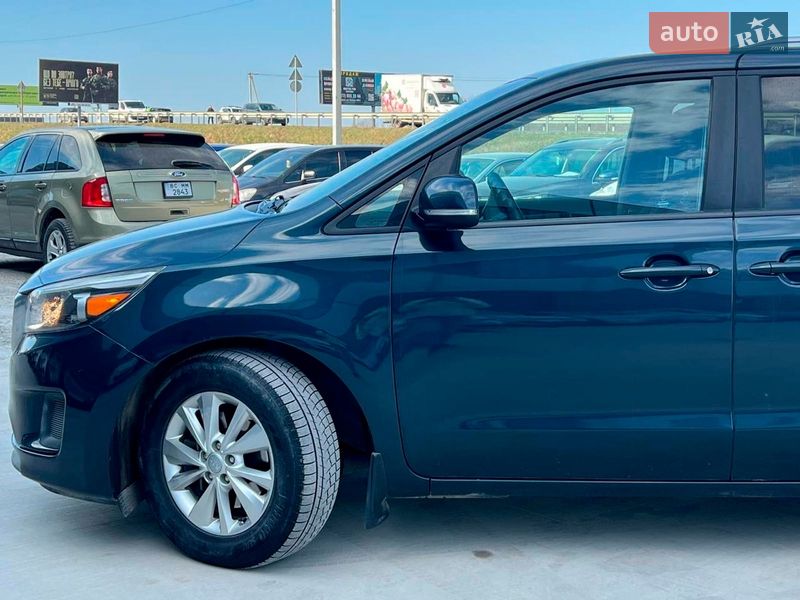 Минивэн Kia Sedona 2015 в Львове