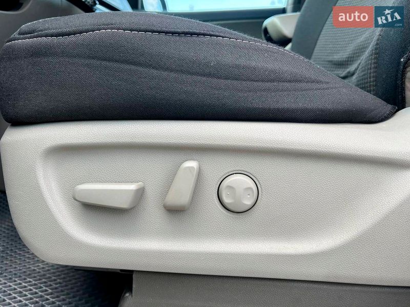 Минивэн Kia Sedona 2015 в Львове