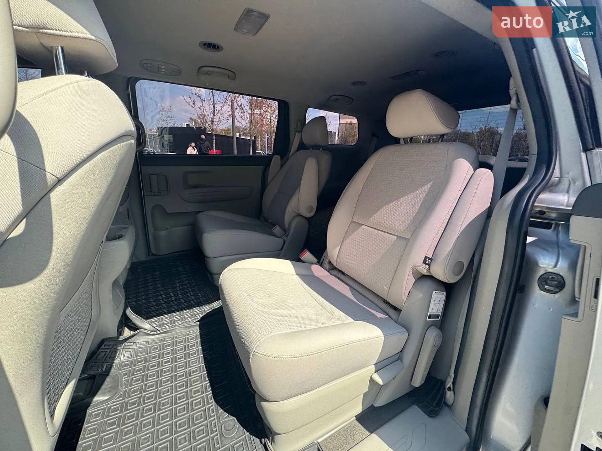 2017 Kia Sedona - мініатюра 9
