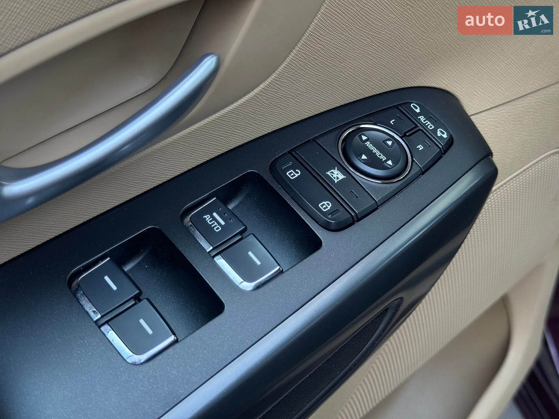 2017 Kia Sedona - мініатюра 21