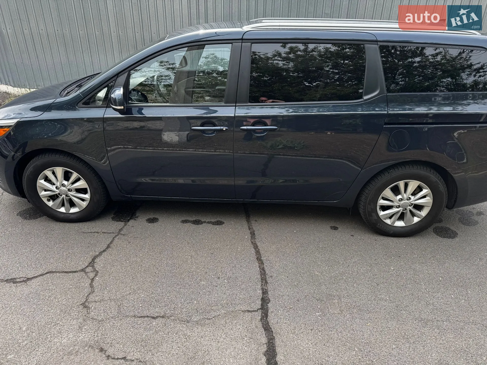 2015 Kia Sedona - мініатюра 3