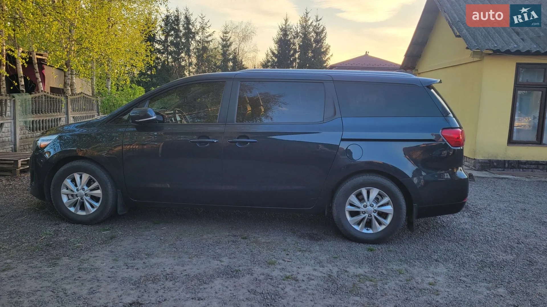 Kia Sedona 2015 VIN KNDMB5C18G6093130 фото оголошення 3 з 25