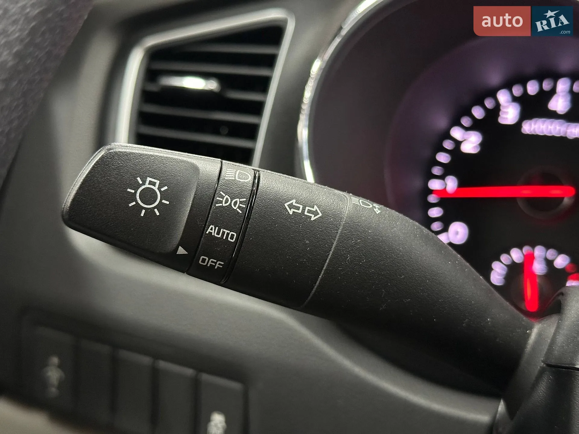 2015 Kia Sedona - мініатюра 30