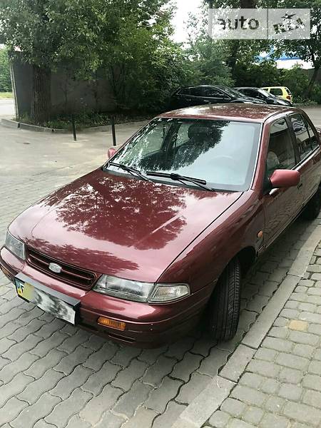 Седан Kia Sephia 1995 в Львове