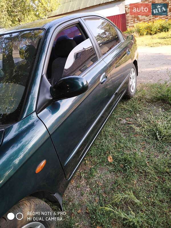 Седан Kia Sephia 2002 в Дніпрі