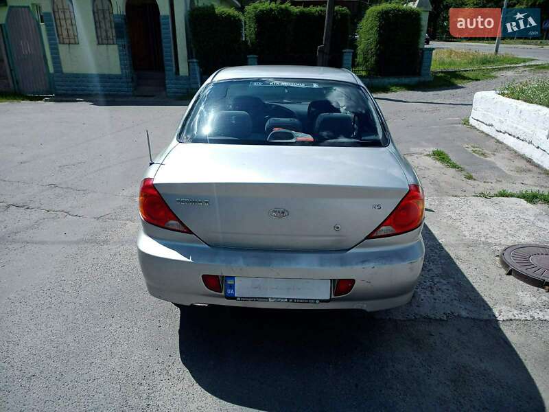 Седан Kia Sephia 2003 в Малине