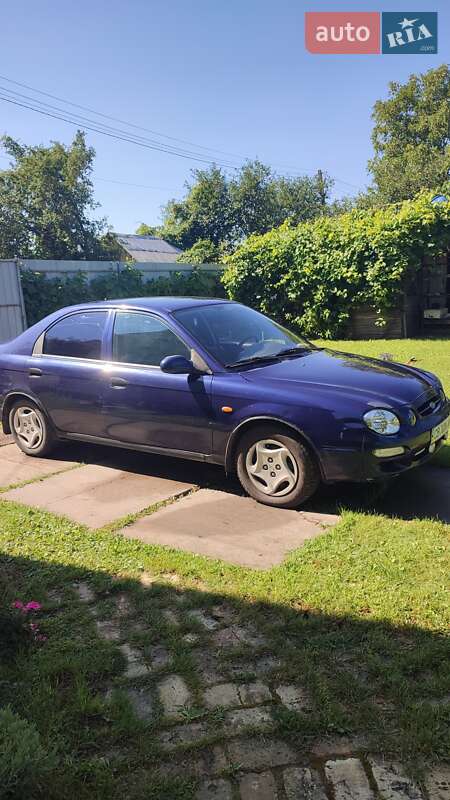 Седан Kia Sephia 2000 в Чернигове