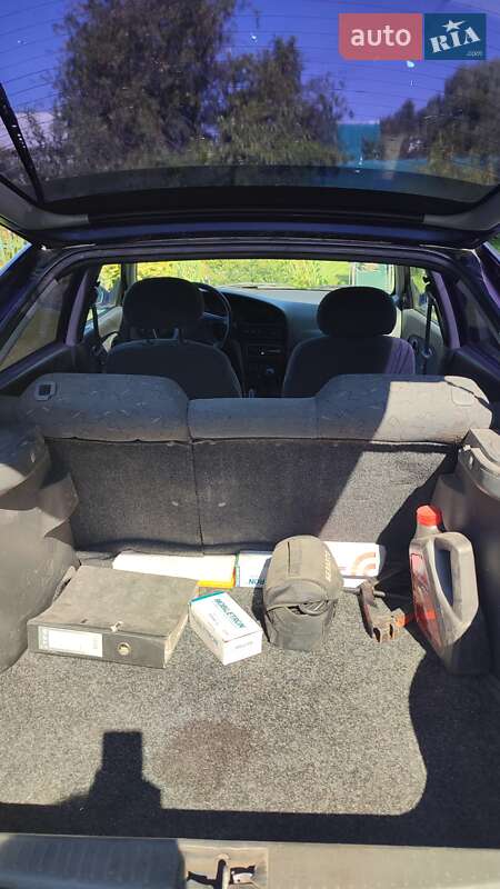 Седан Kia Sephia 2000 в Чернигове