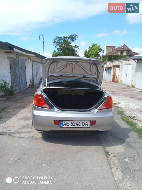 Седан Kia Sephia 2003 в Днепре